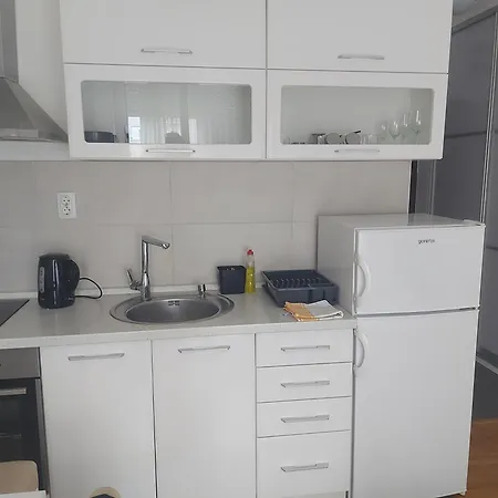 Nikola Ns Apartman *